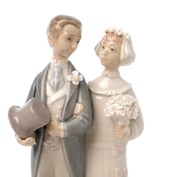 Vtg LLADRO 'BRIDE & GROOM' FIGURINE Handmade Porcelain Retired 4808 - Picture 2 of 16